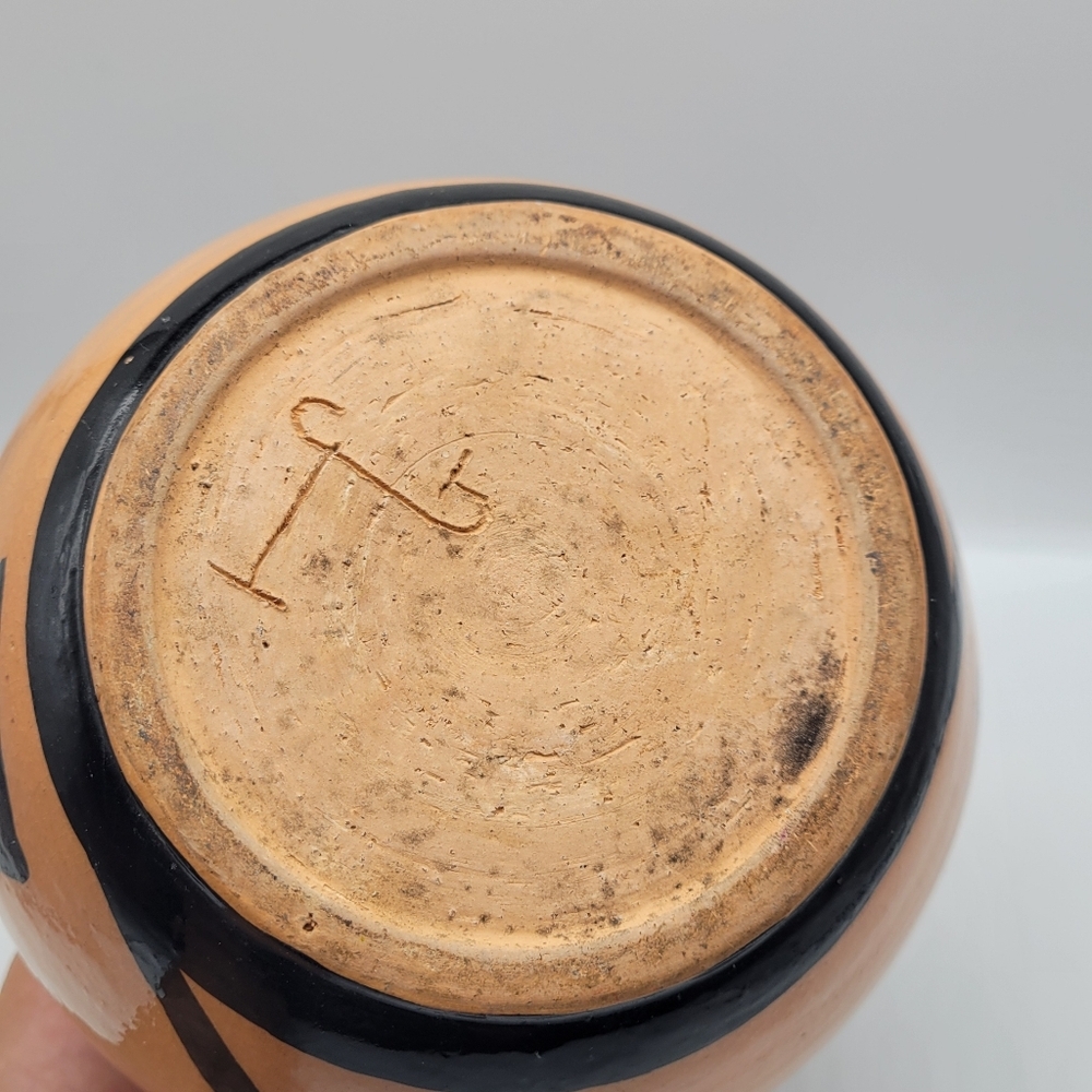 Signed Pottery Art Deco Vase Terracota Black Color Native American Small Ceramic - Picture 4 of 9